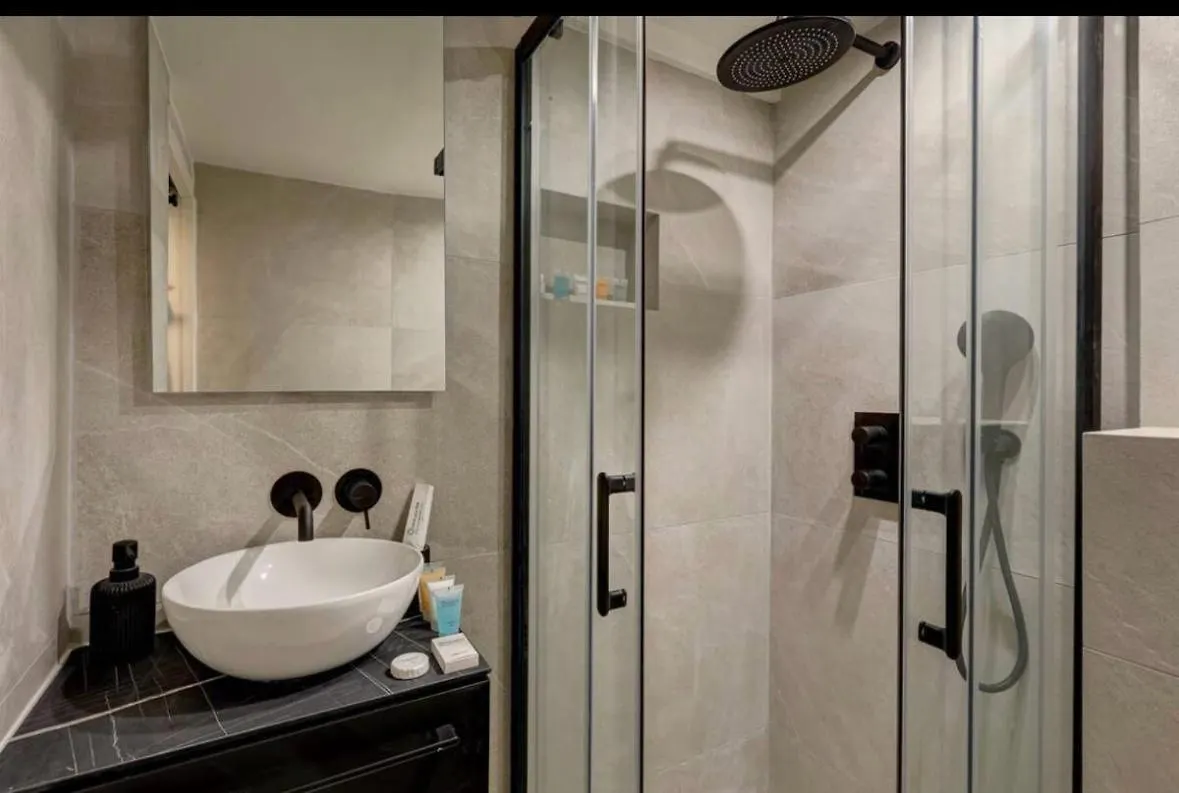 Cosy Inside Batignolles - L60